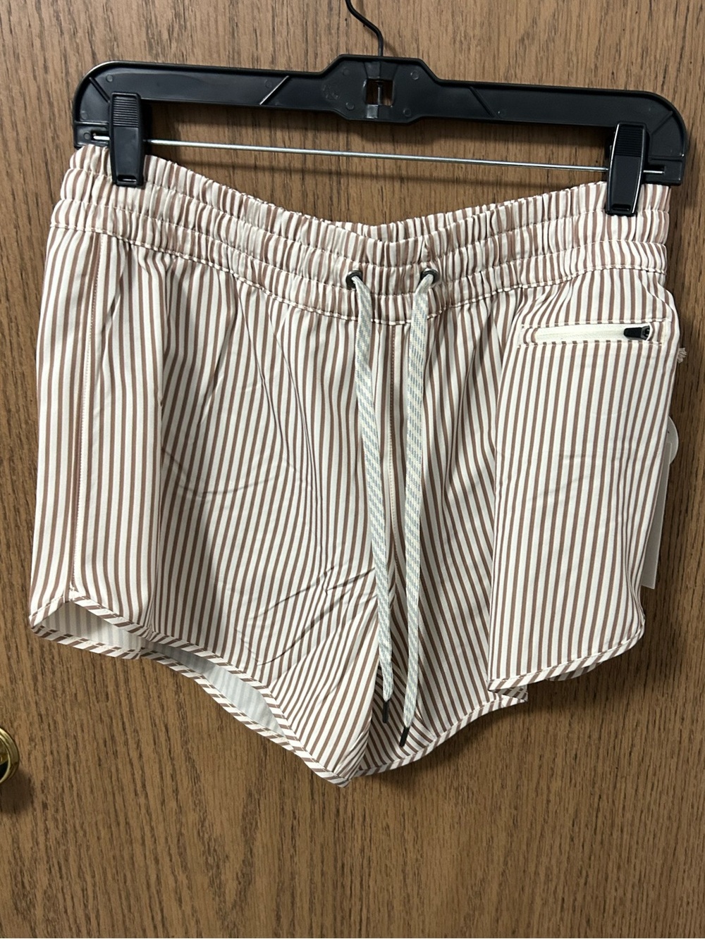 Vuori Clementine 4” Shorts - Women’s Medium - Picture 3 of 7